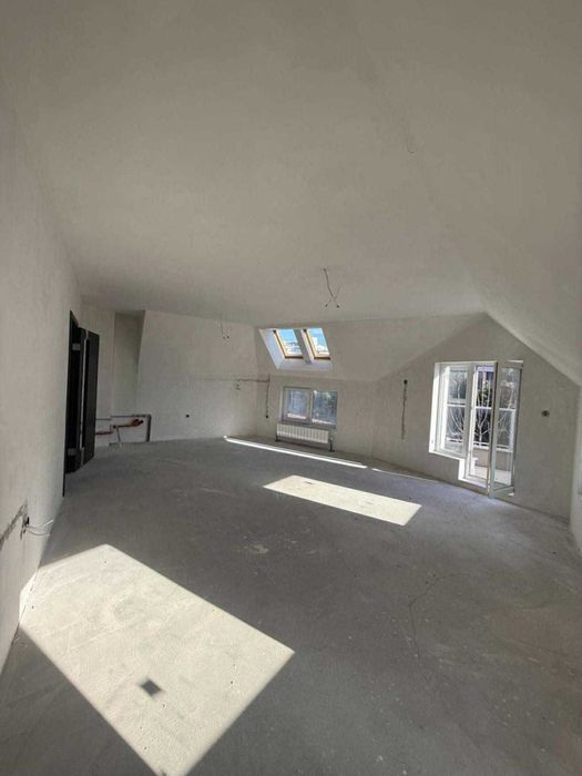 Продава се Тристаен апартамент в Пловдив, Център - 123 кв.м за 1887 €/кв.м - Снимка #1