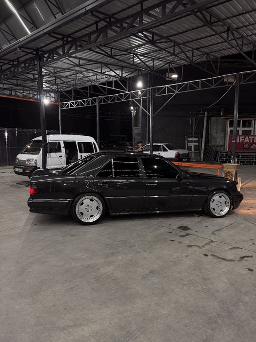 W 124  amg  sotiladi yil 1993 matir 111 e220 zavot