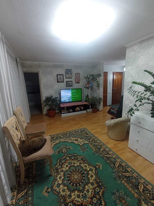 3-комн., 83 кв.м, центр, кирпич, 2 этаж