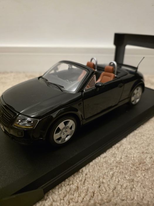 Macheta Audi TT Roadster 1:18 Maisto