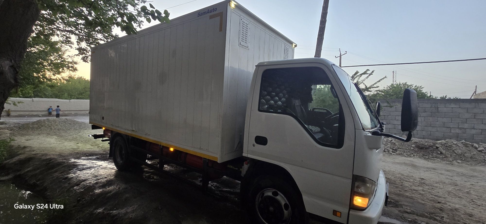 Isuzu 2017 6 ta metan balon