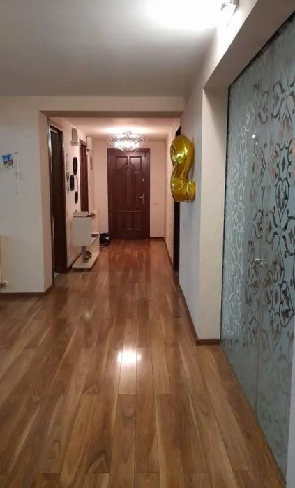 Vând apartament 5 camere – 200 m² – Popesti-Leordeni – loc parcare