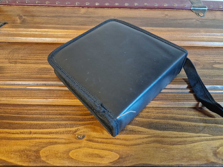 Oferta! Mapa / carcasa pentru CD-uri / DVD-uri. 3 bucati. Spatiu 84