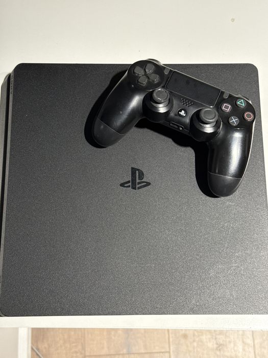 PlayStation 4 slim със два Джойстика и девет игри