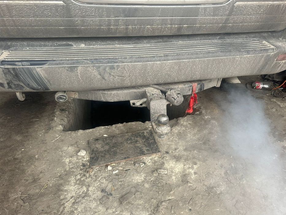 Продам фаркоп 100 крузак