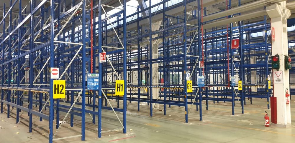 Vând rafturi metalice profesionale cu discount de 20% sub prețul piețe