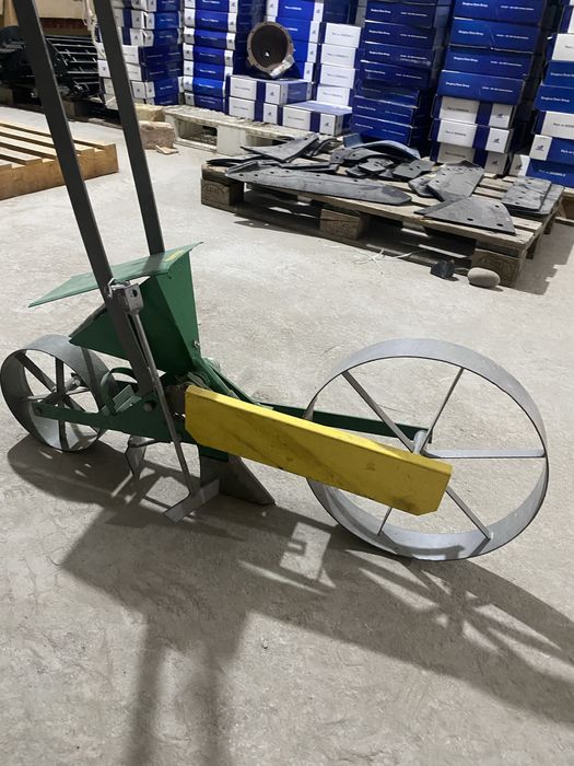 Сеялка однорядная