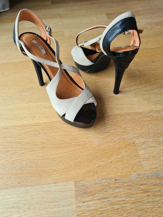 Sandale ocazie bej, piele intoarsa