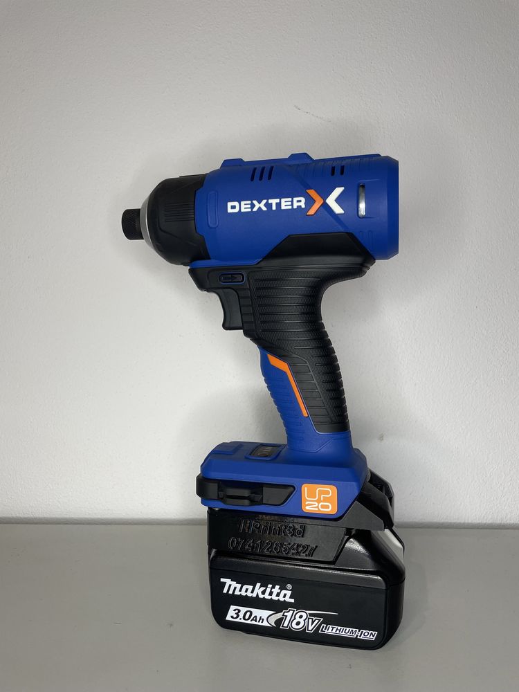 Adaptor de la baterii Makita LXT 18V la unelte Dexter Up20