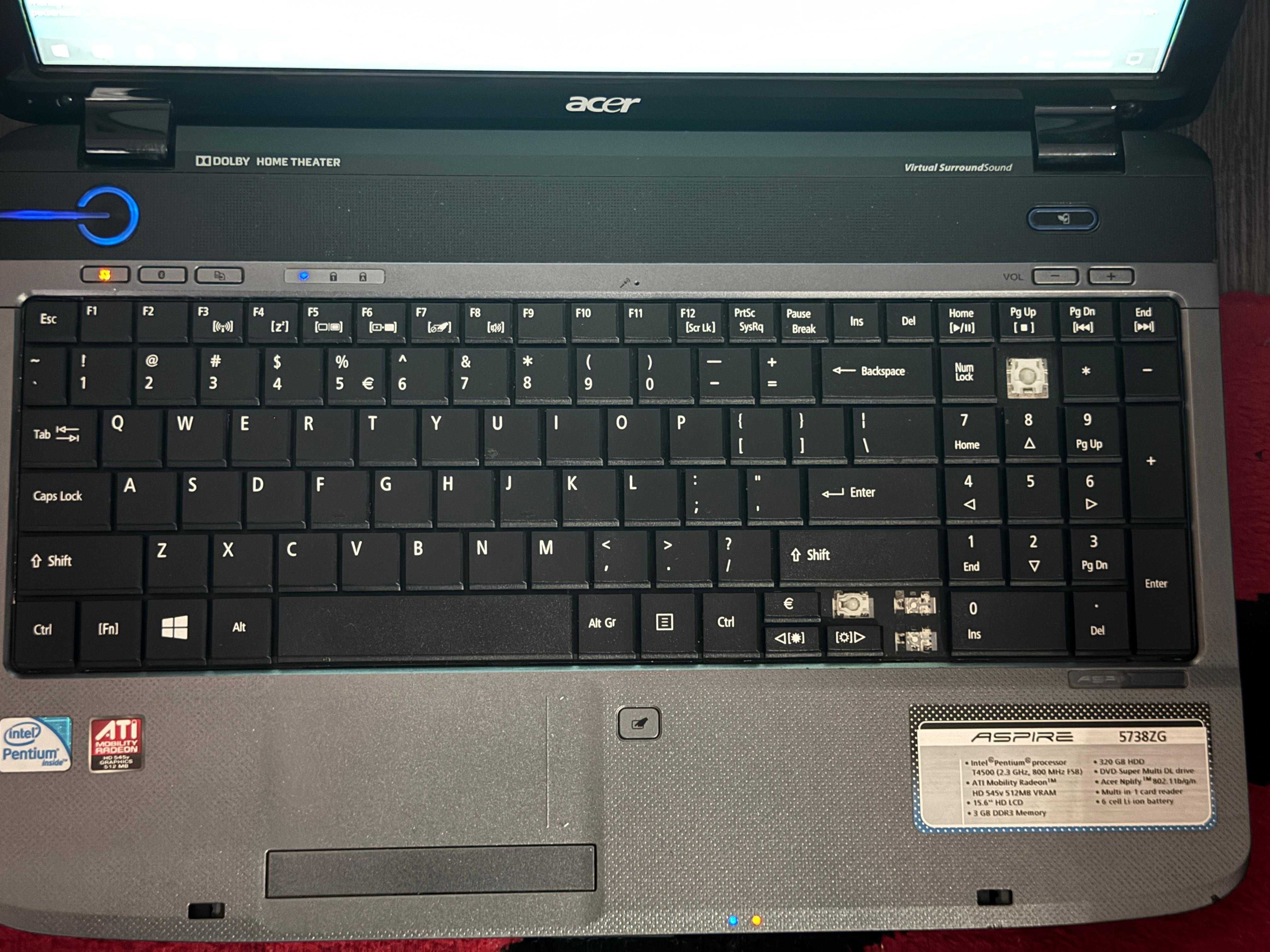 Laptop Acer Aspire 5738ZG functional, alimentator original si geanta