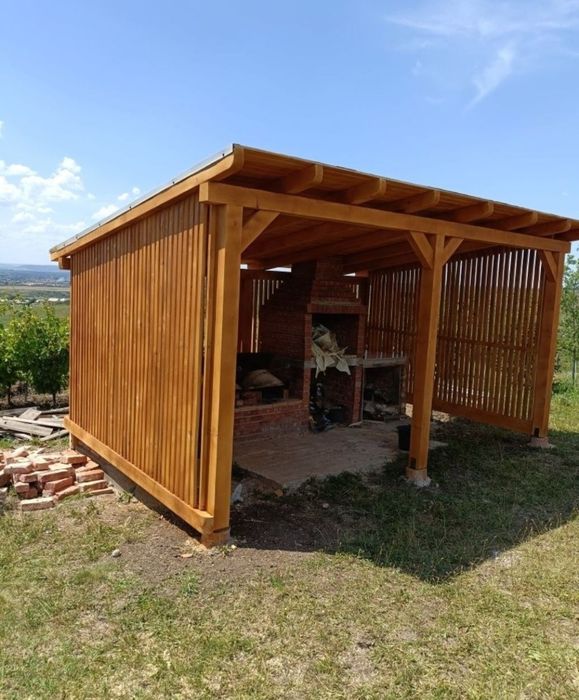 Vand foisoare si terase de gradina