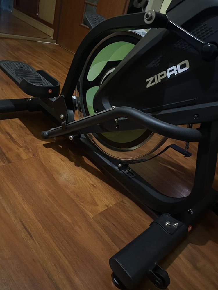 Stepper Ziiro Climber pentru greutate 120 kg. Foarte putin utilizat.