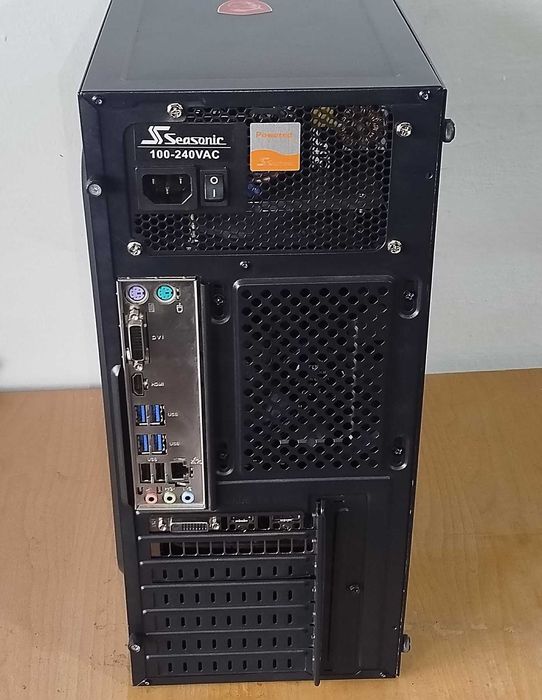 Геймърски компютър RGB, AMD Athlon 300, RX560 4GB, 8GB RAM, SSD и HDD