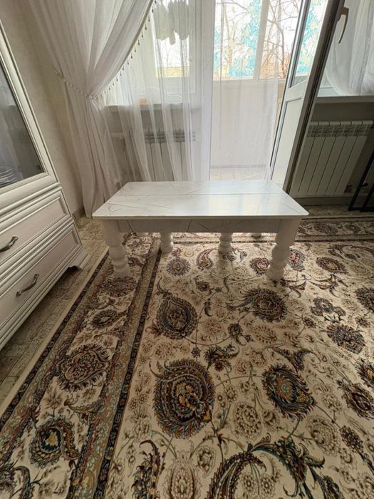 Жер үстел сатылады. Ұзындығы 4 метр. Ені 98. Доставкасы бар, тегін……..