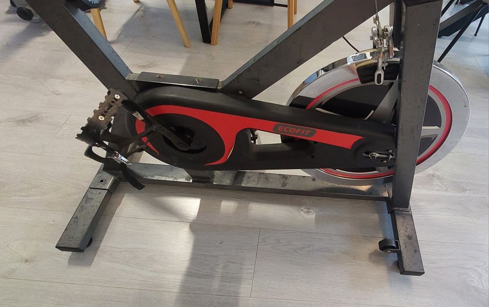 Bicicleta Spinning Ecofit 8284C, semiprofesionala, volanta 18kg