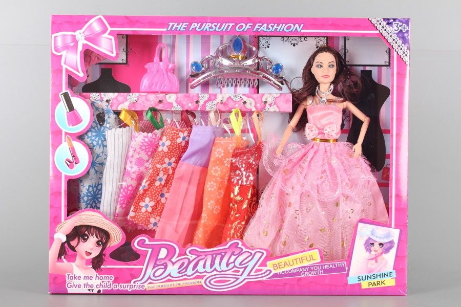 Кукла Барби с рокли и аксесоари