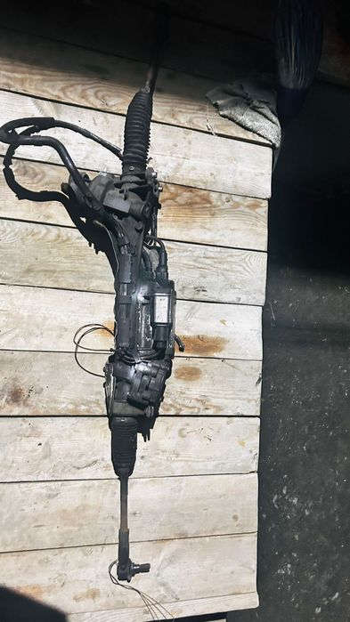 Продам рулевую рейку на Фольцваген Б 6