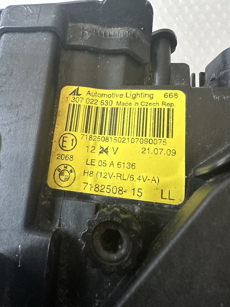 Фар десен BMW E92 E93 БМВ Е92 Е93 Перфектен