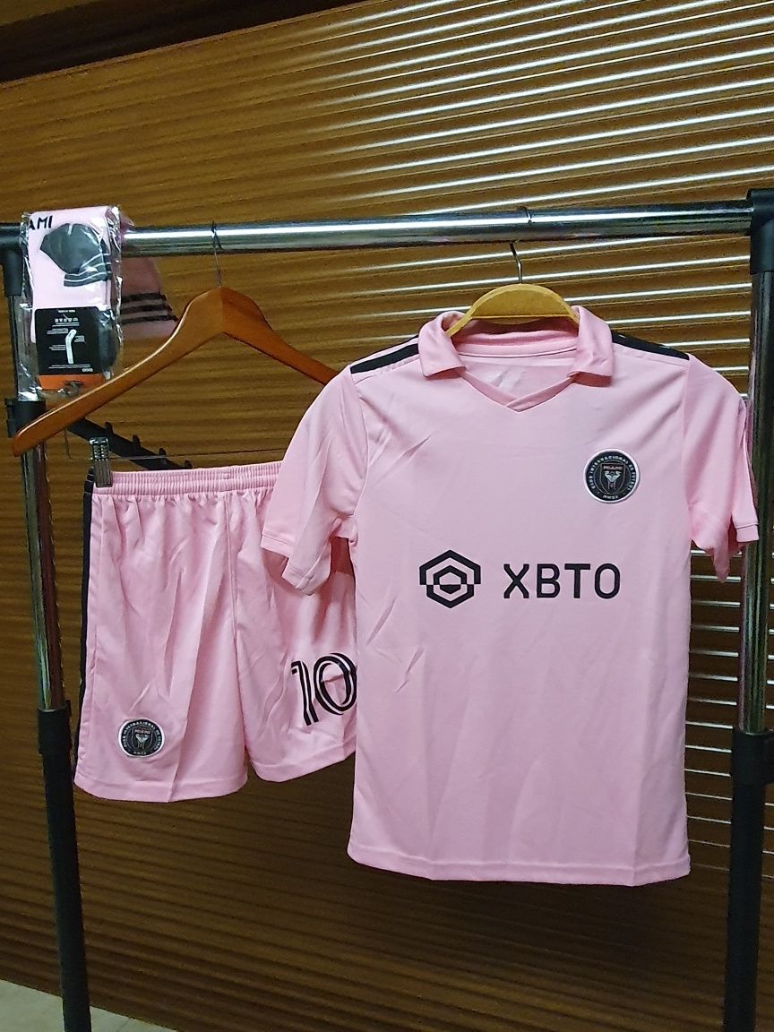 Vând echipament fotbal copii