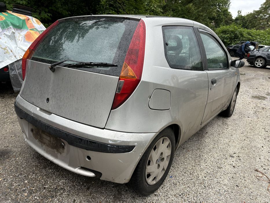 Фиат Пунто 1.9 jtd 2 броя. На части.