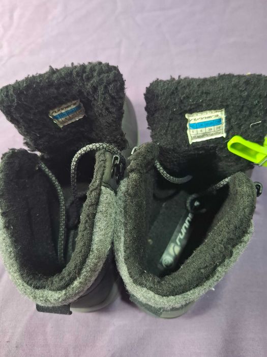 Юношески маратонки Runners