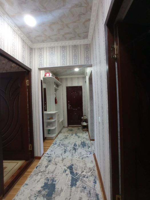 3 xonali kvartira sotiladi