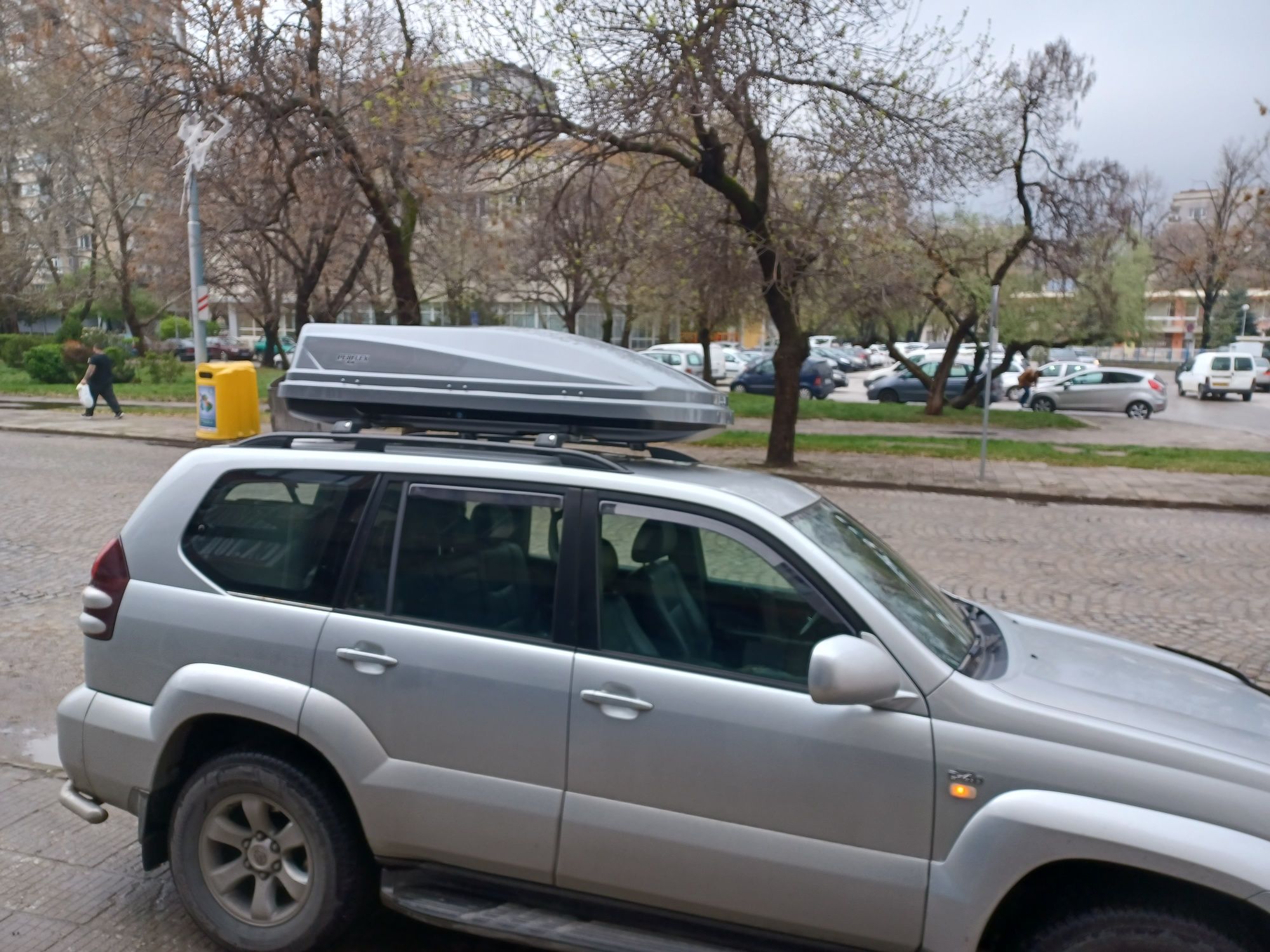 Багажник за кола ,автобокс ,кутии ,стойки ,напречни и надлъжни греди