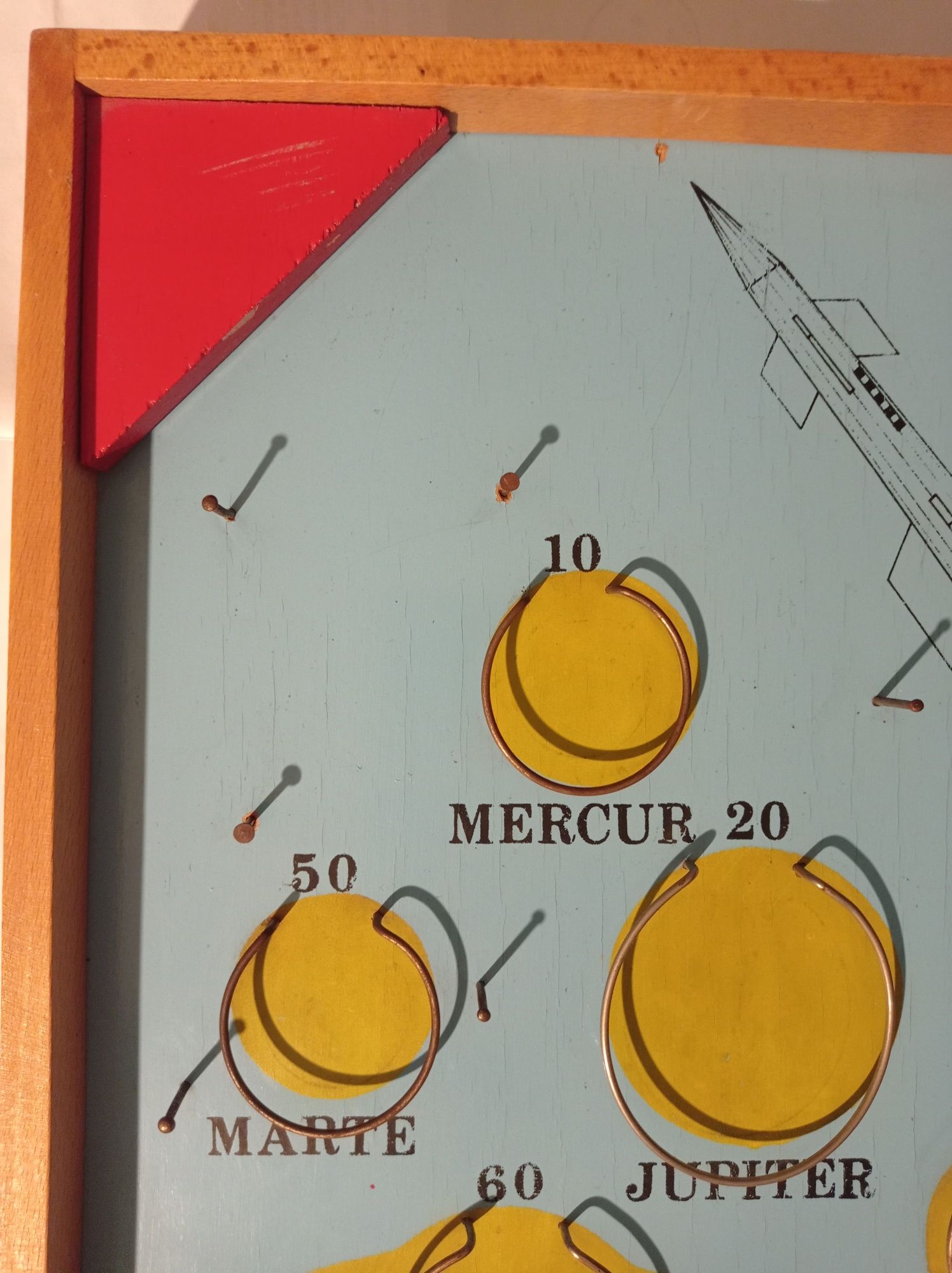 Vând/Schimb joc vechi românesc din perioada comunismului.Stare în foto