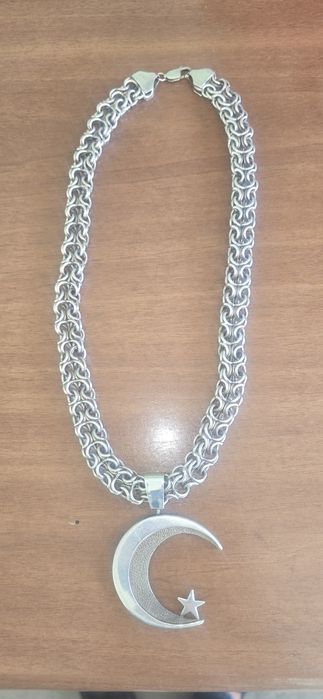 Продаётся серебряный мужской трос с кулоном 180 грамм.