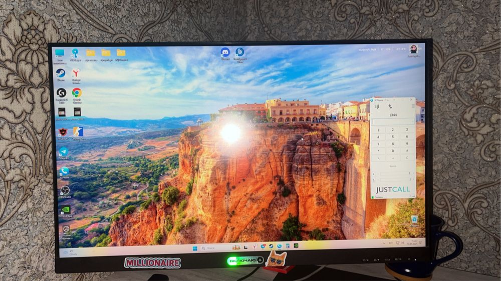 Продам хороший монитор