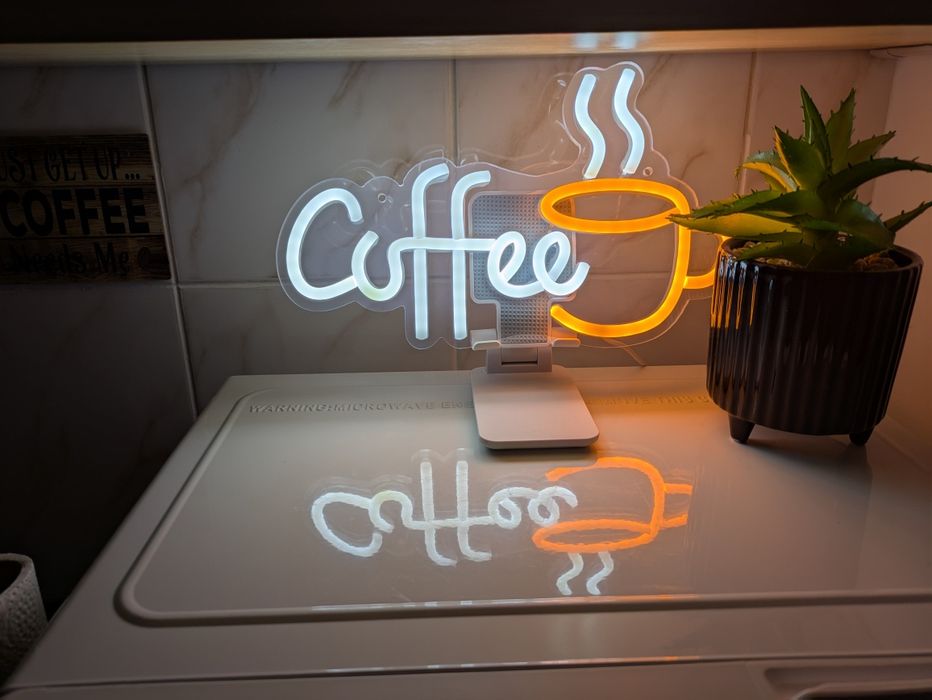 Decorațiune led Coffe 65 lei și Statie meteo wireless 70 lei