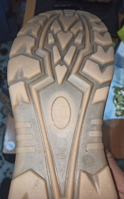 Спец обувь сотилади! Maxsus oyoq kiyim!