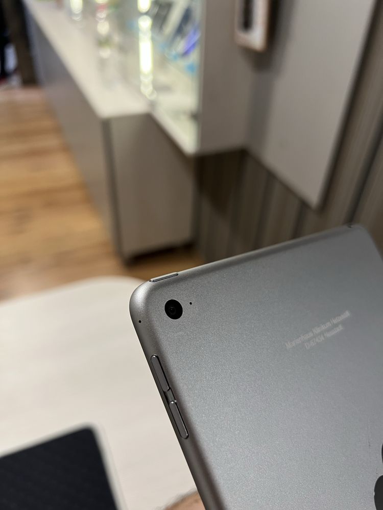 Таблет Apple iPad mini 4 128GB