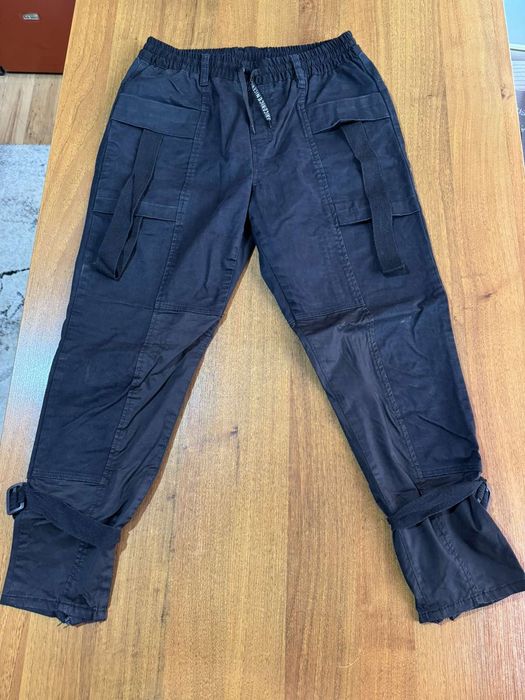 Дамски дънки, много удобни.