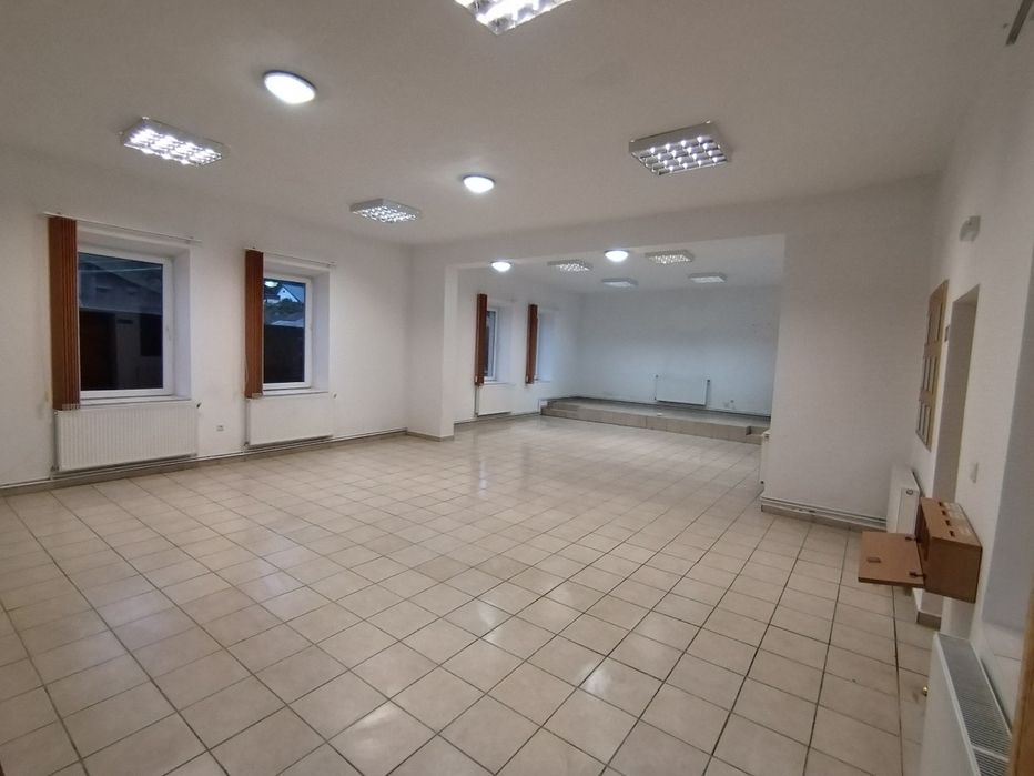 Vând sau închiriez spațiu