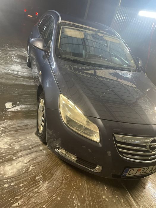 Vând Opel insigna sport touter