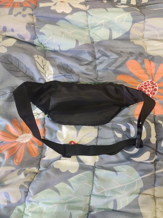 Мъжка Чантичка(През Рамо)