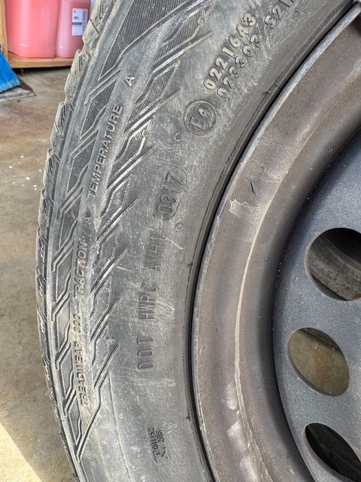 Anvelope Vara/Iarna cu jante de tabla 195/65 R15 91T