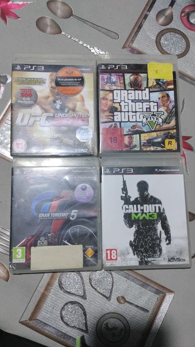 Vând PS3 ,monitor dell și 4 jocuri!!