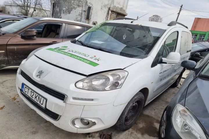 motor fara anexe complet cadru punte fata spate  Peugeot Partner 2 facelift  motor 1.6hdi 92cp 9HP dezmembrez