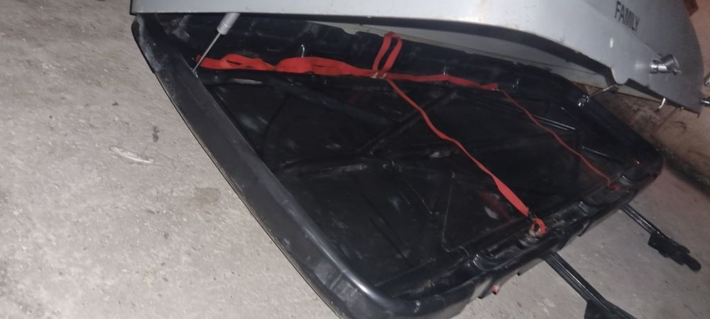 Cutie portbagaj Thule auto