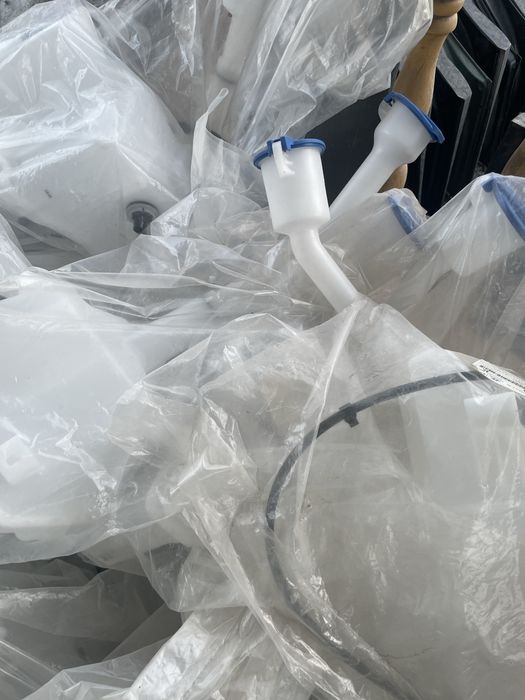 Бачок омывателя / подкрылок / швеллер —Хундай и киа, Корея оргинал