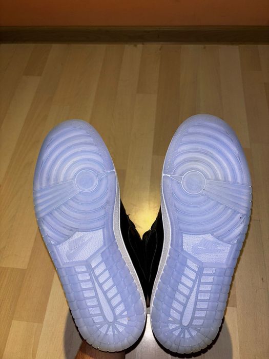 Jordan 1 mid SE Space Jam