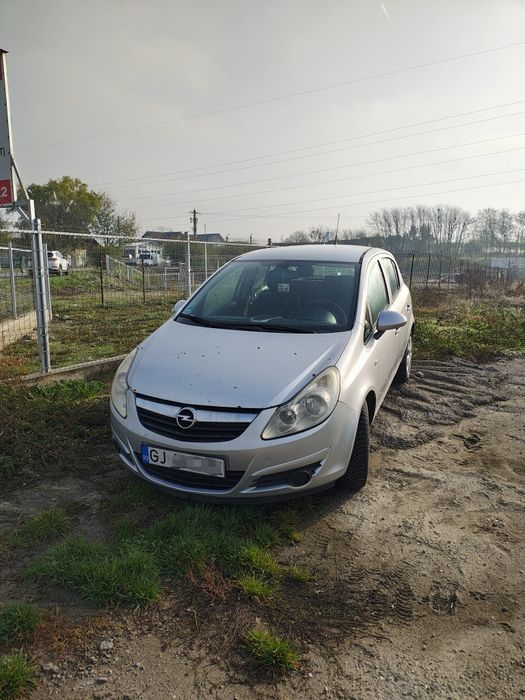 Opel CORSA D, 1.2 benzină, 2009, motor defect.
