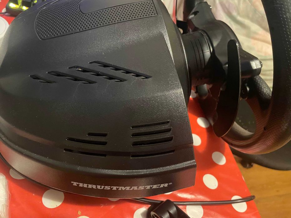 Thrustmaster T300 RS GT Edition + Pedale T3PA - in stare buna