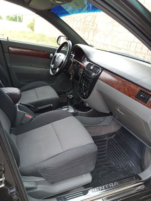 Lasetti sotiladi tez arzon tel qiling keliwamiz te