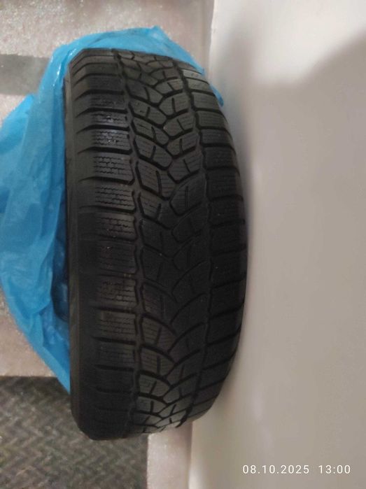 Единична гума 195/60 R15