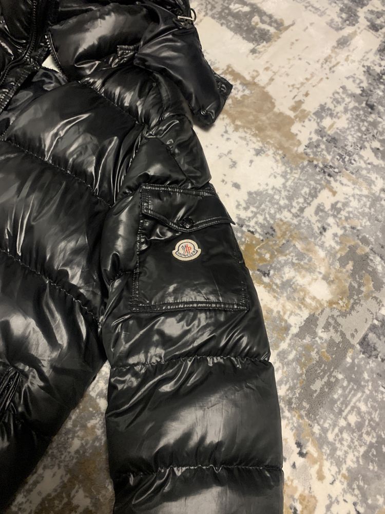 geaca moncler maya