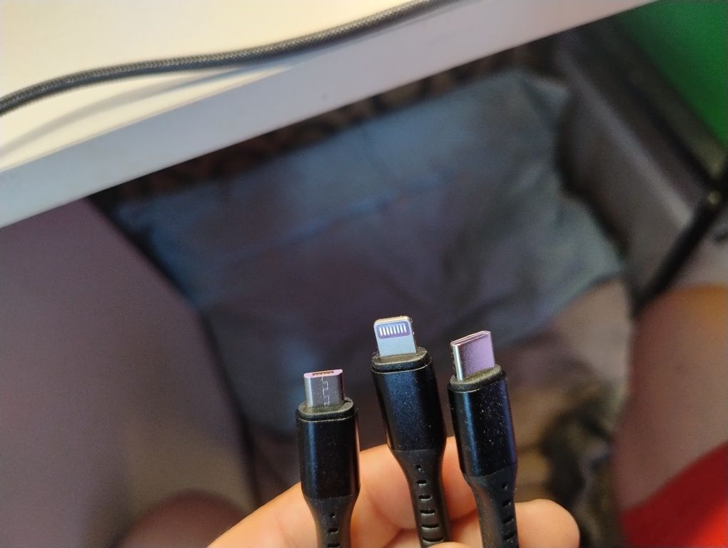 Кабел с 3 накрайника - USB към Micro USB, Type C, Lightning