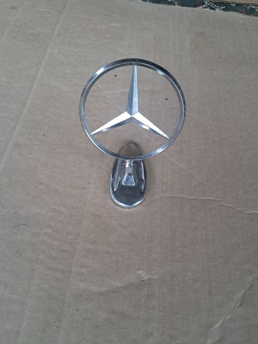 Эмблема на мерседес продаётся